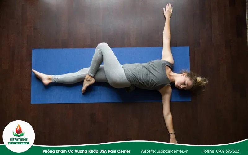 giảm đau bằng cách tập yoga