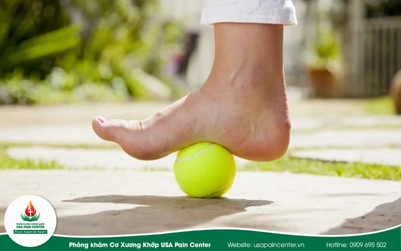 bài tập lăn bóng golf cải thiện chân