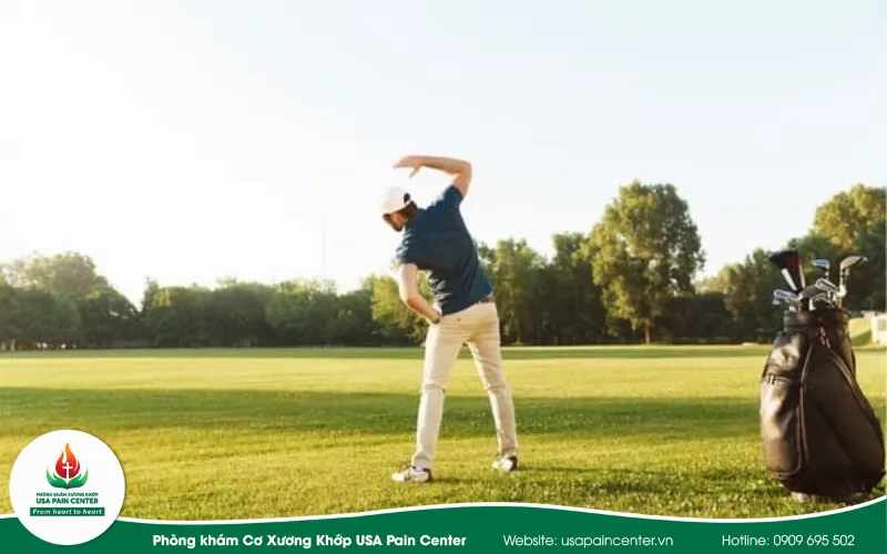 khởi động trước khi chơi golf
