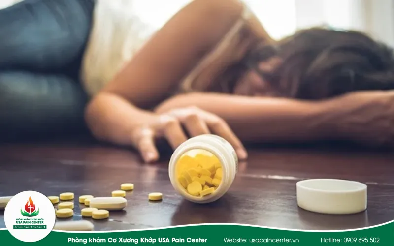 nhân viên văn phòng lạm dụng thuốc giảm đau