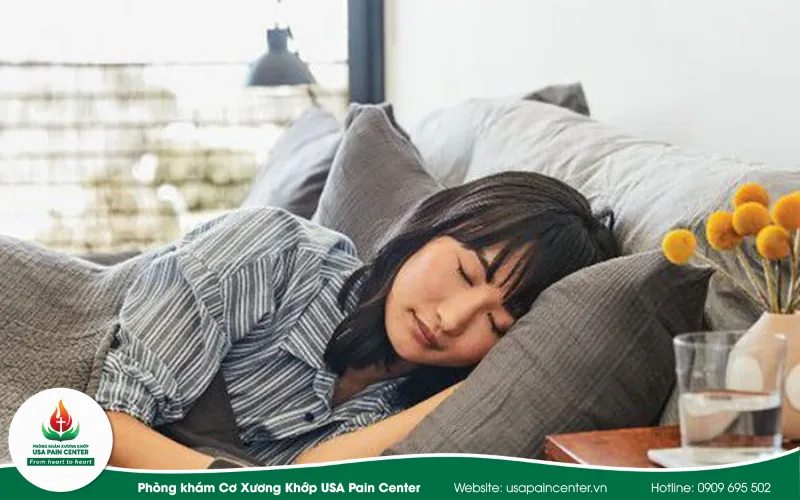 nghĩ ngơi đầy đủ sau khi trị liệu thần kinh cột sống
