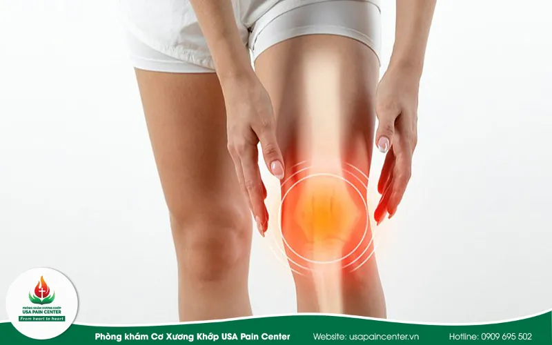Phát ra những âm thanh rắc rắc khi di chuyển