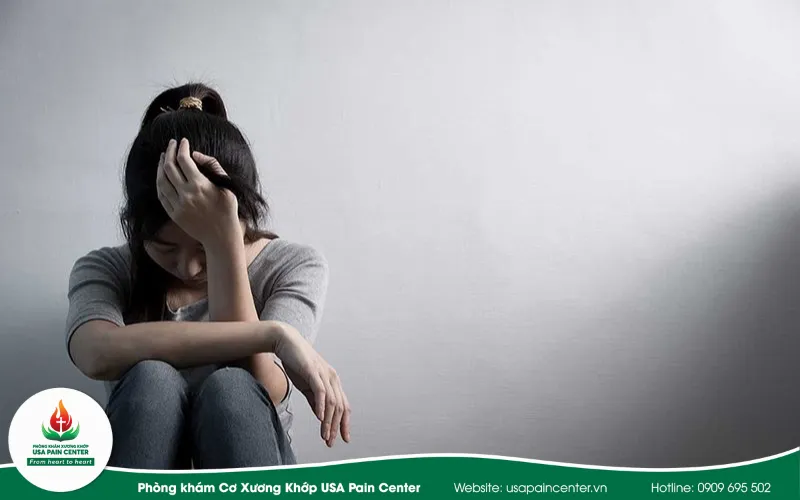 Người bị trầm cảm có xu hướng hay cuối đầu