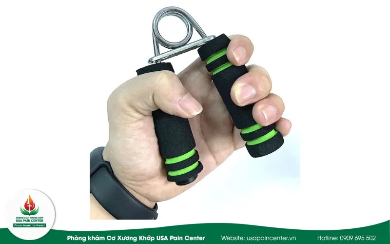 lực nắm cổ tay