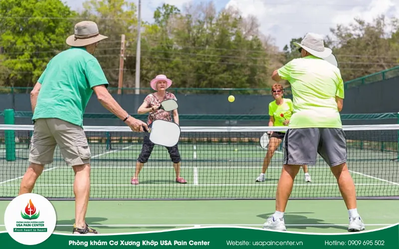 Người lớn tuổi có chơi Pickleball được không?