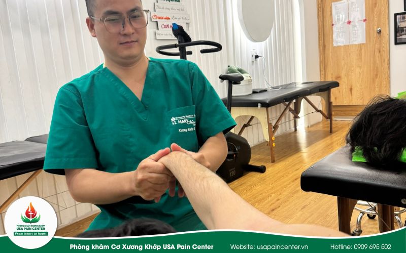 Cách phục hồi chức năng ngón tay lò xo tại USA Pain Center