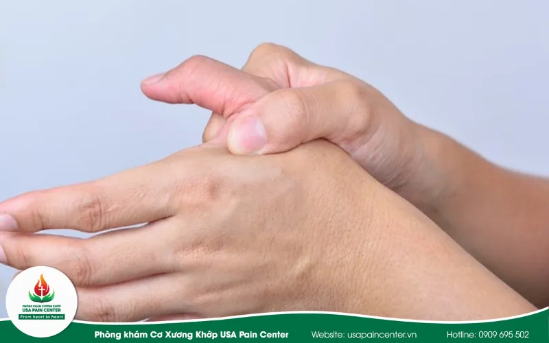 Ngón tay bị đau có tự điều trị tại nhà được không